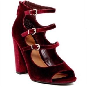 14th & Union Maroon Velvet Heels